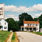 Role of income inequality in social mobility